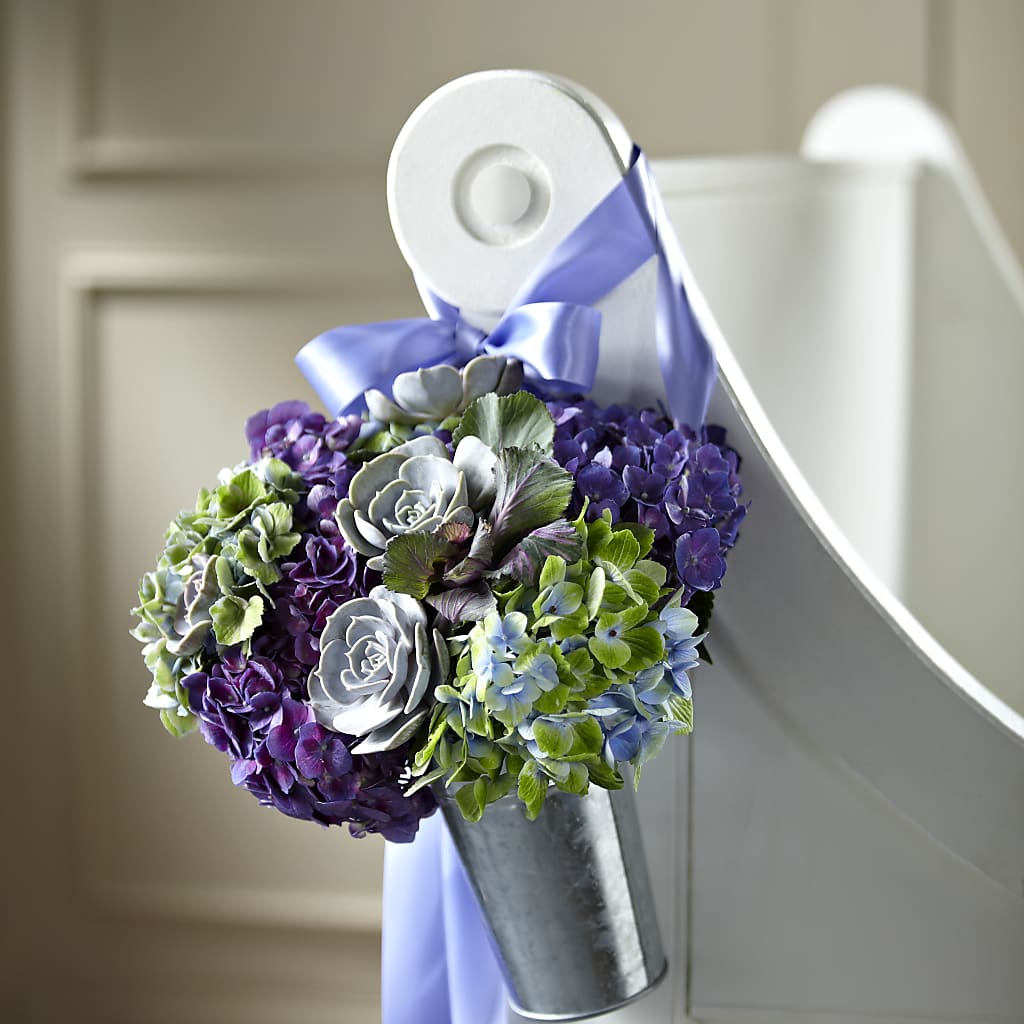 Declaration Pew Décor – FARFANS FLOWERS & DECORATIONS LLC, Frederick MD