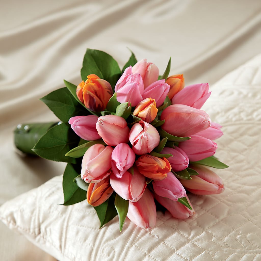 Embraceable Bouquet – FARFANS FLOWERS & DECORATIONS LLC, Frederick MD