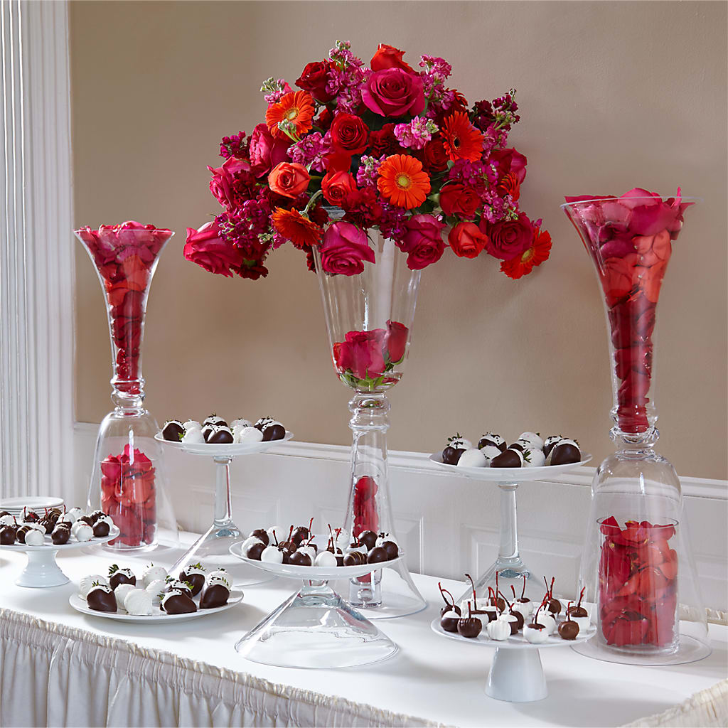 Life's Sweetness Centerpiece – FARFANS FLOWERS & DECORATIONS LLC, Frederick MD
