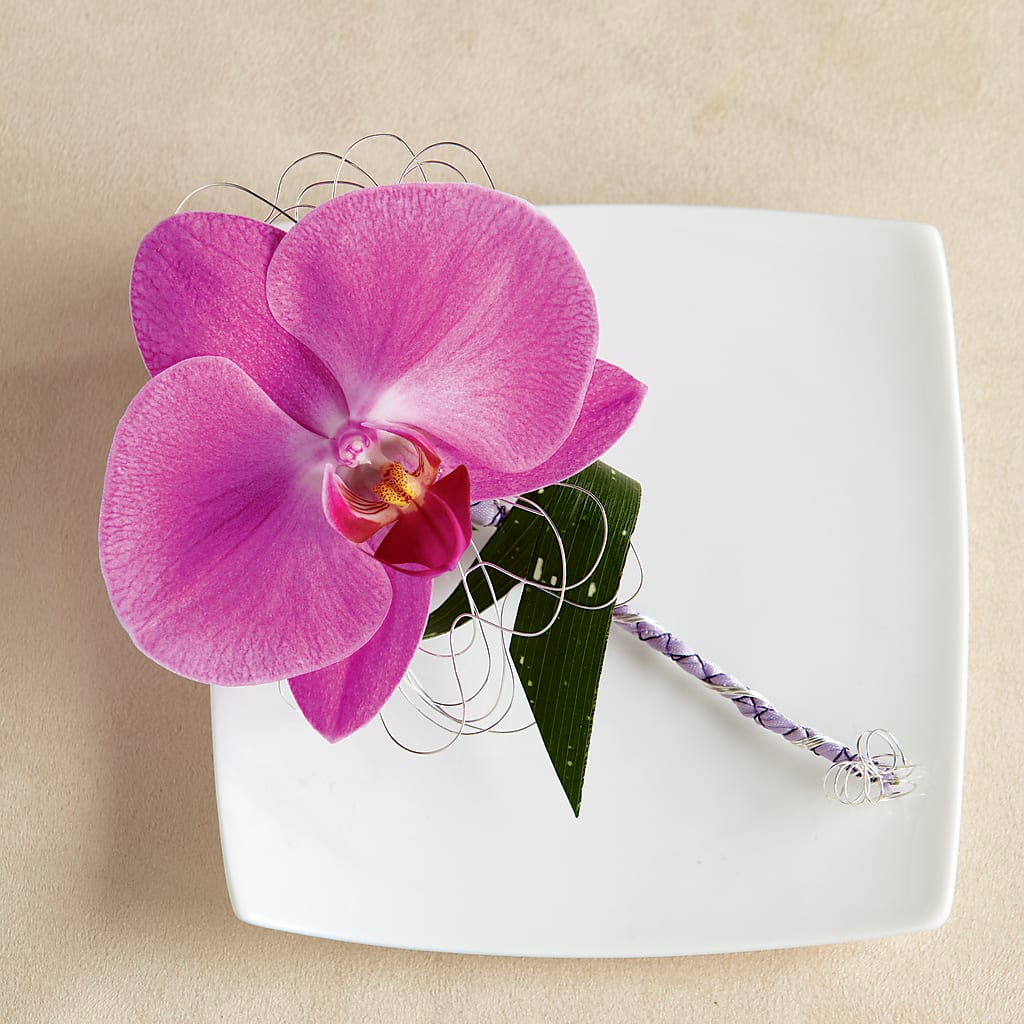Glorious Boutonniere – FARFANS FLOWERS & DECORATIONS LLC, Frederick MD
