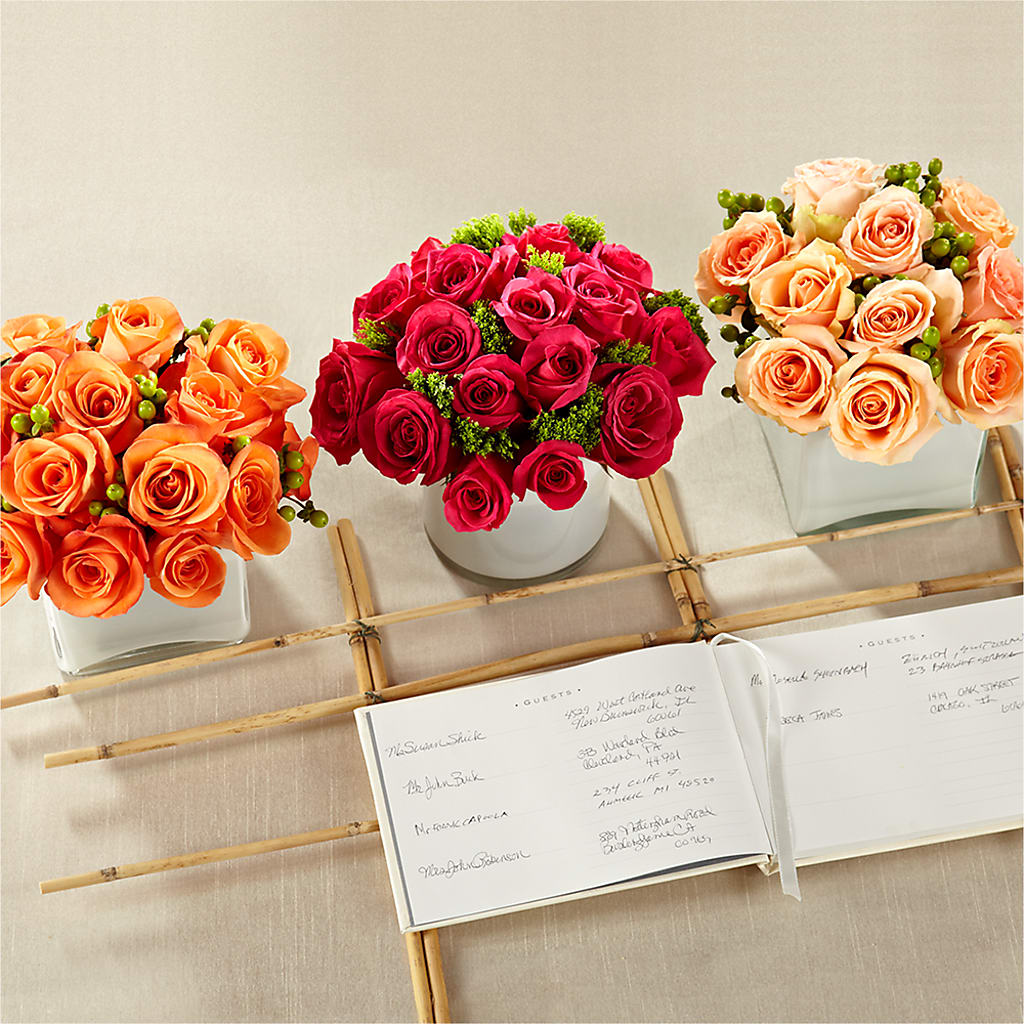 Dawn Rose Centerpiece – FARFANS FLOWERS & DECORATIONS LLC, Frederick MD