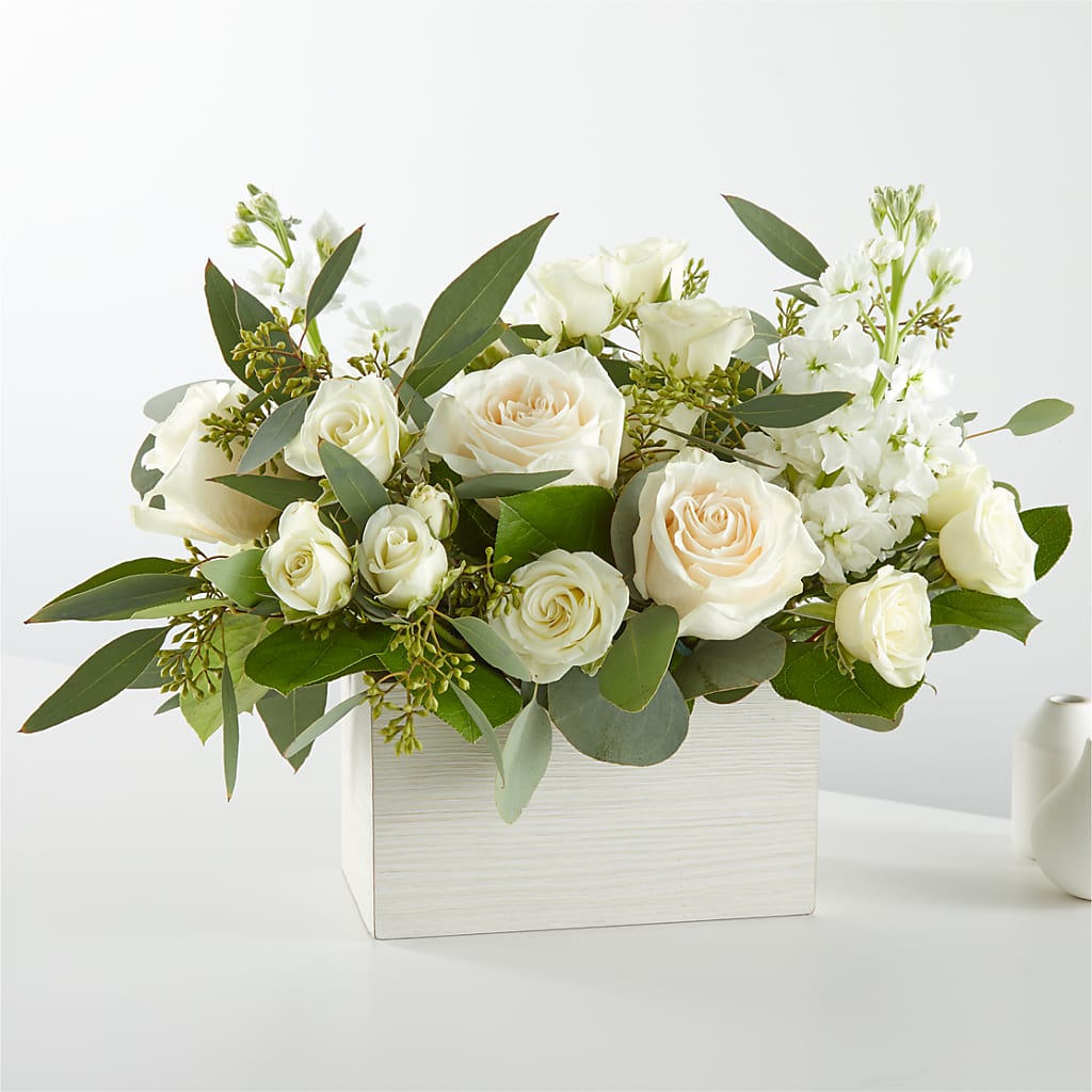 Fresh Linen Box Bouquet – FARFANS FLOWERS & DECORATIONS LLC, Frederick MD