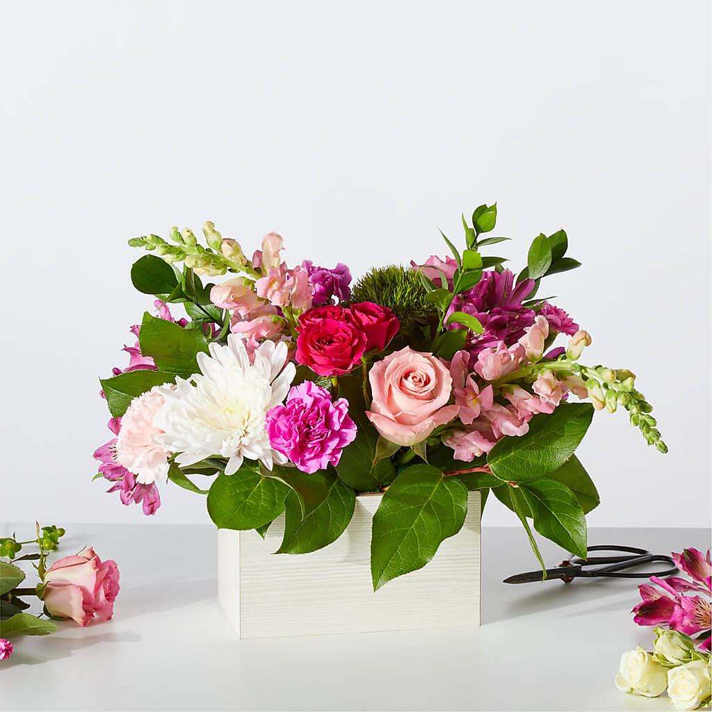 Sweetberry Box – A Florist Original – FARFANS FLOWERS & DECORATIONS LLC, Frederick MD