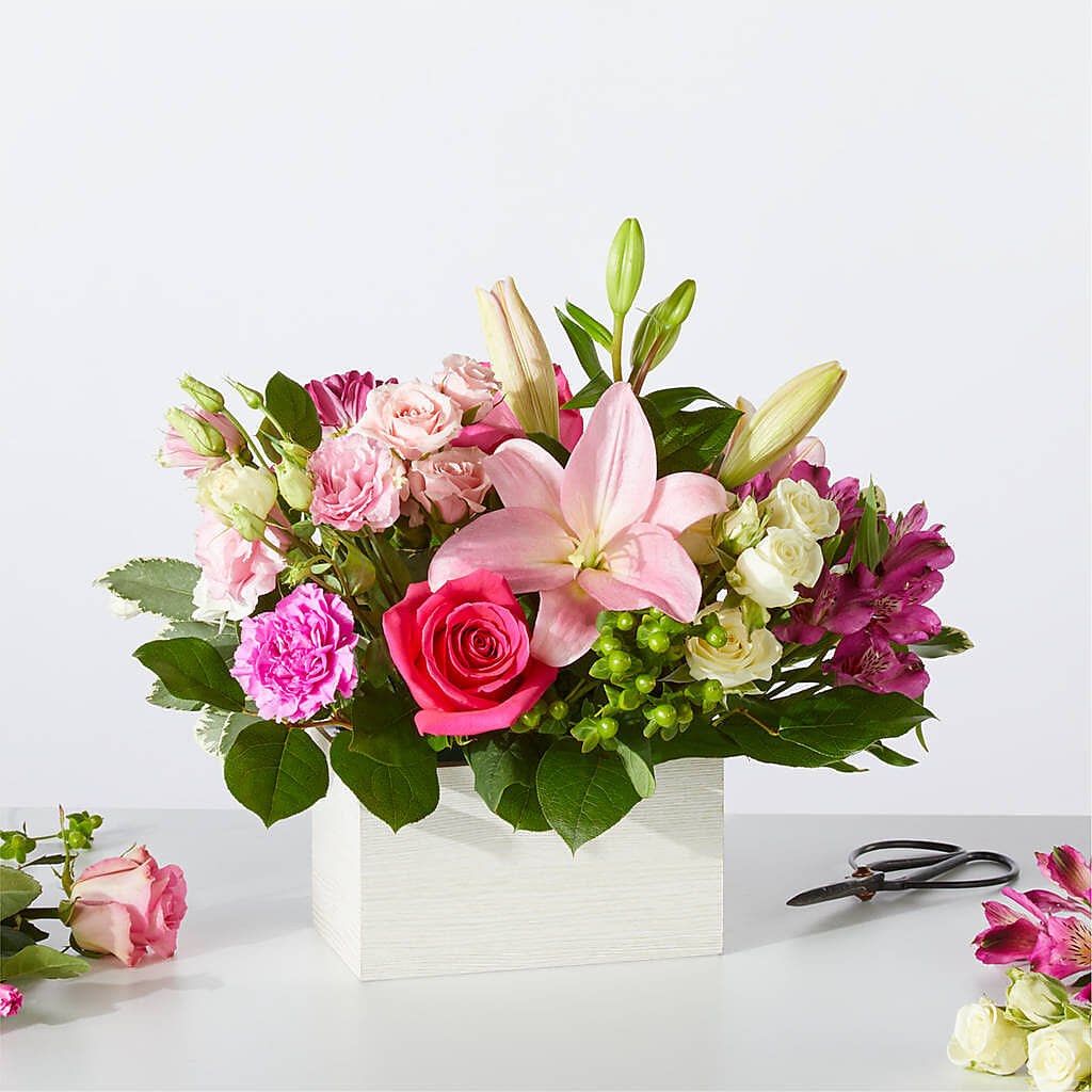 Sweetberry Box – A Florist Original – FARFANS FLOWERS & DECORATIONS LLC, Frederick MD