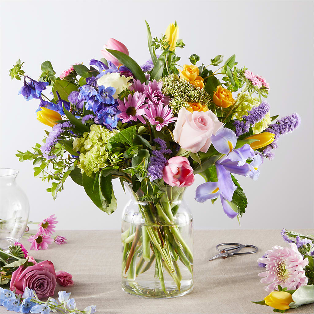 Pastel Tradition - A Florist Original – FARFANS FLOWERS & DECORATIONS LLC, Frederick MD