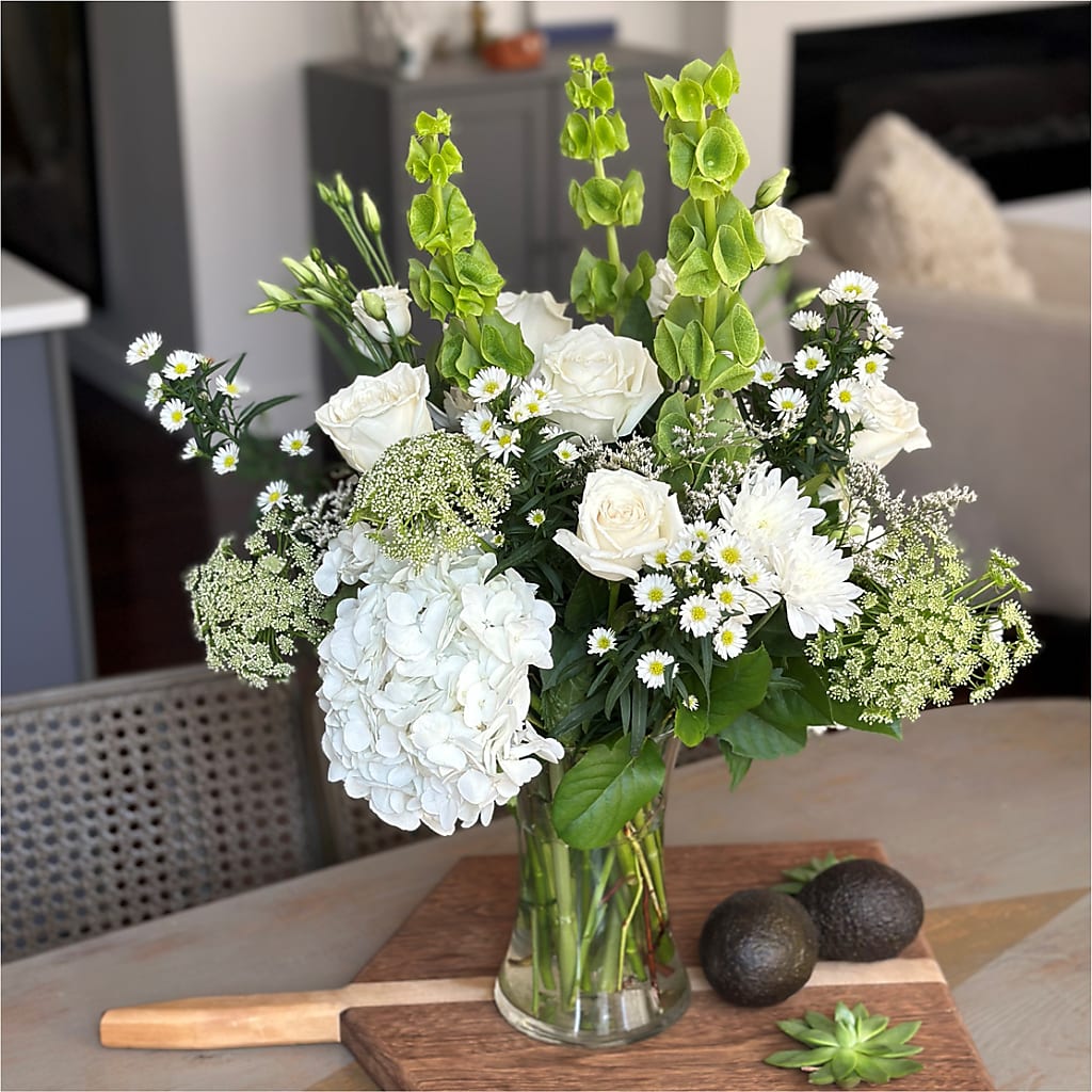 Classic Ivory – A Florist Original – FARFANS FLOWERS & DECORATIONS LLC, Frederick MD