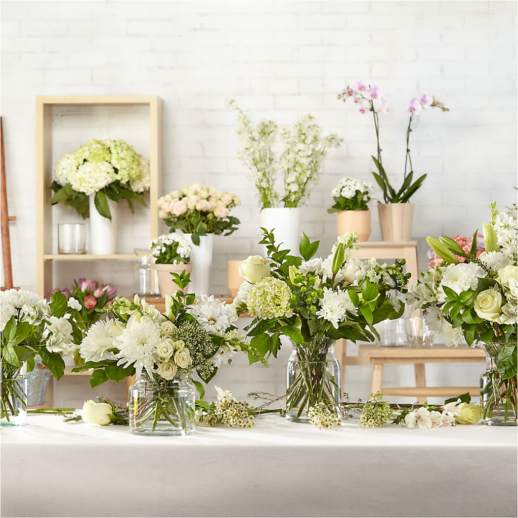 Classic Ivory – A Florist Original – FARFANS FLOWERS & DECORATIONS LLC, Frederick MD