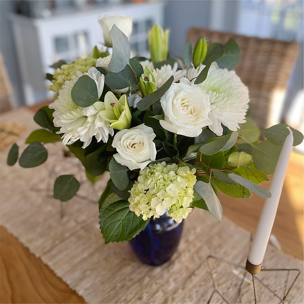 Snowy Dreams Bouquet – FARFANS FLOWERS & DECORATIONS LLC, Frederick MD