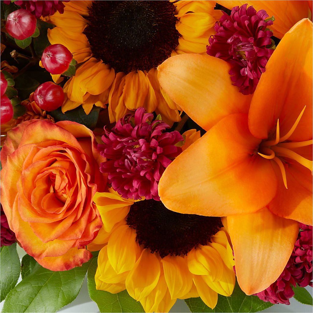 Grateful Centerpiece – FARFANS FLOWERS & DECORATIONS LLC, Frederick MD