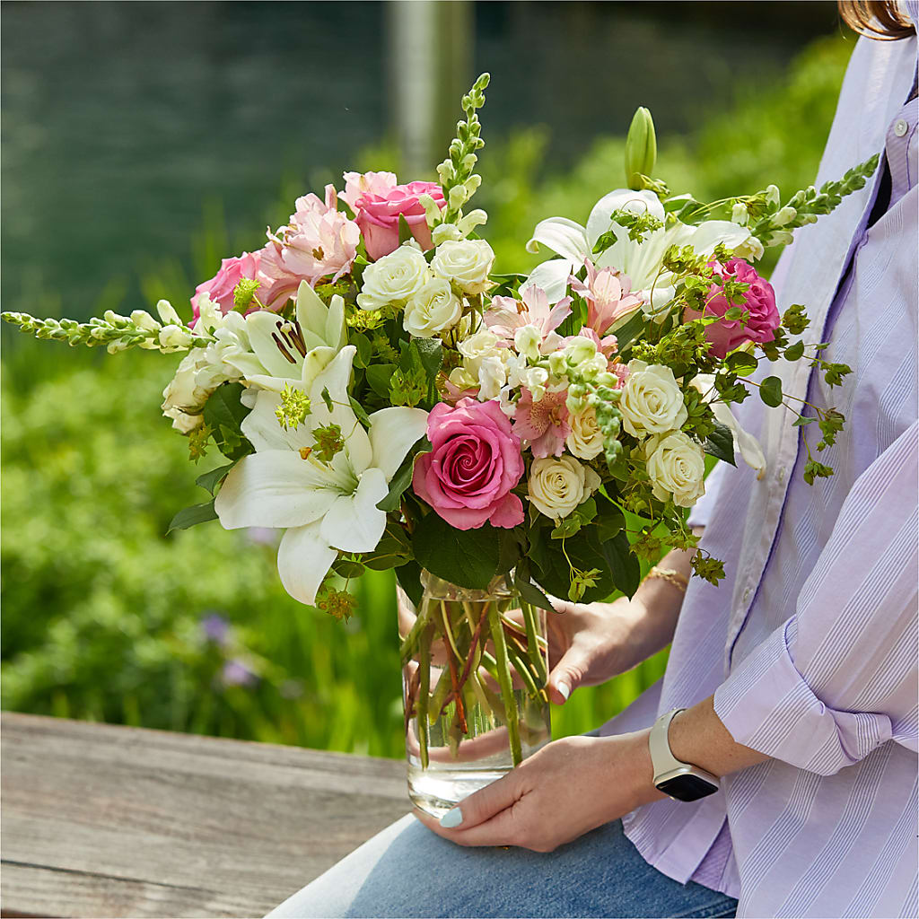 Fondly Bouquet – FARFANS FLOWERS & DECORATIONS LLC, Frederick MD