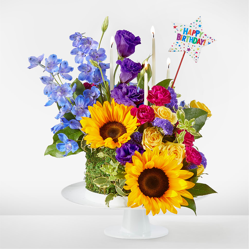 Star of the Day Floral Cake – FARFANS FLOWERS & DECORATIONS LLC, Frederick MD