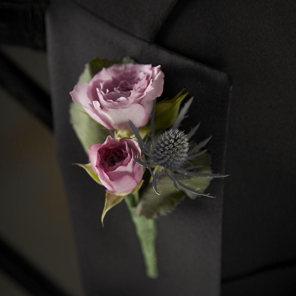 Veronica Boutonniere – FARFANS FLOWERS & DECORATIONS LLC, Frederick MD