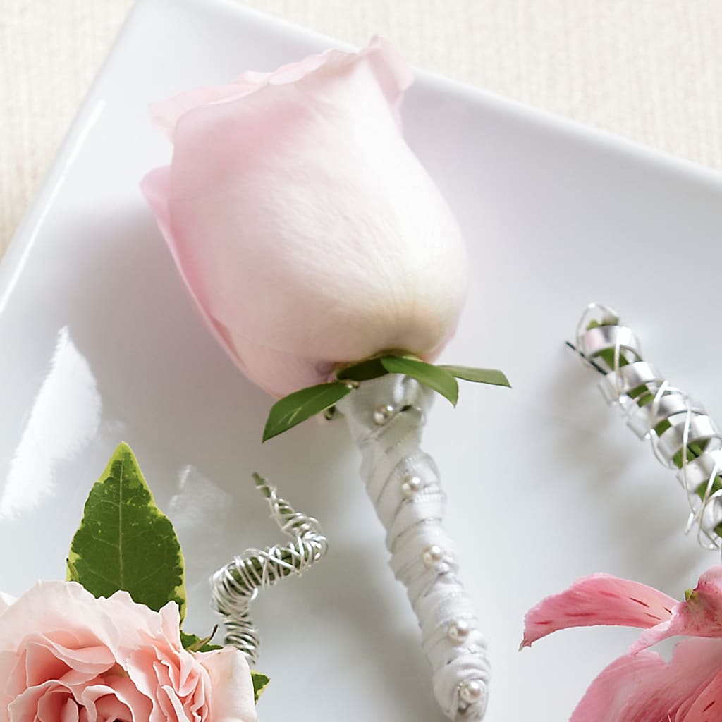 Pink Rose Boutonniere – FARFANS FLOWERS & DECORATIONS LLC, Frederick MD