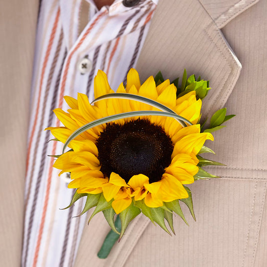 Free Spirit Boutonniere – FARFANS FLOWERS & DECORATIONS LLC, Frederick MD