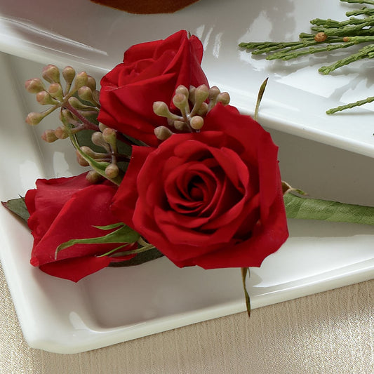 Red Spray Rose Boutonniere – FARFANS FLOWERS & DECORATIONS LLC, Frederick MD